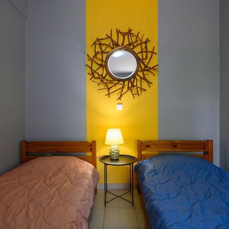 Rea Apartment II "1Minute From The Beach" 칼라마타 외부 사진