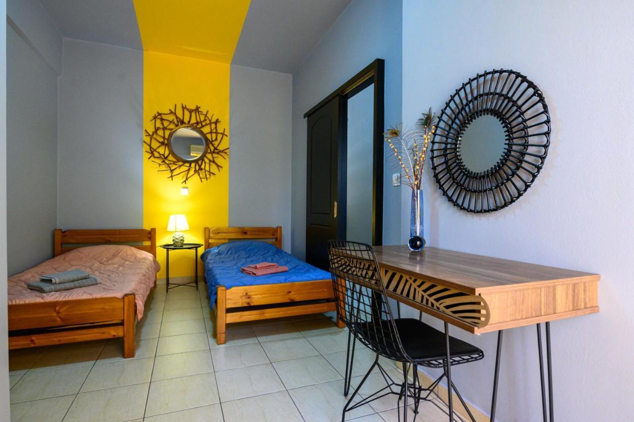 Rea Apartment II "1Minute From The Beach" 칼라마타 외부 사진