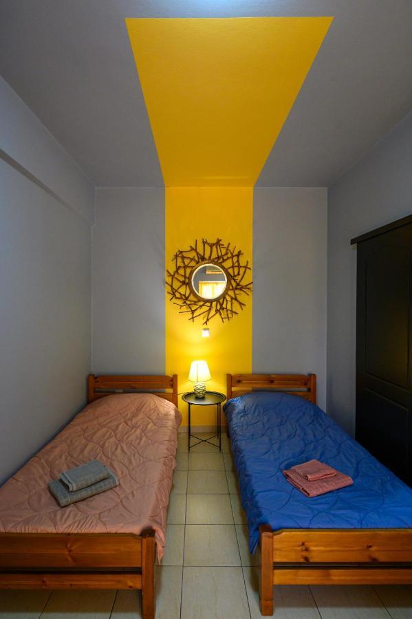 Rea Apartment II "1Minute From The Beach" 칼라마타 외부 사진