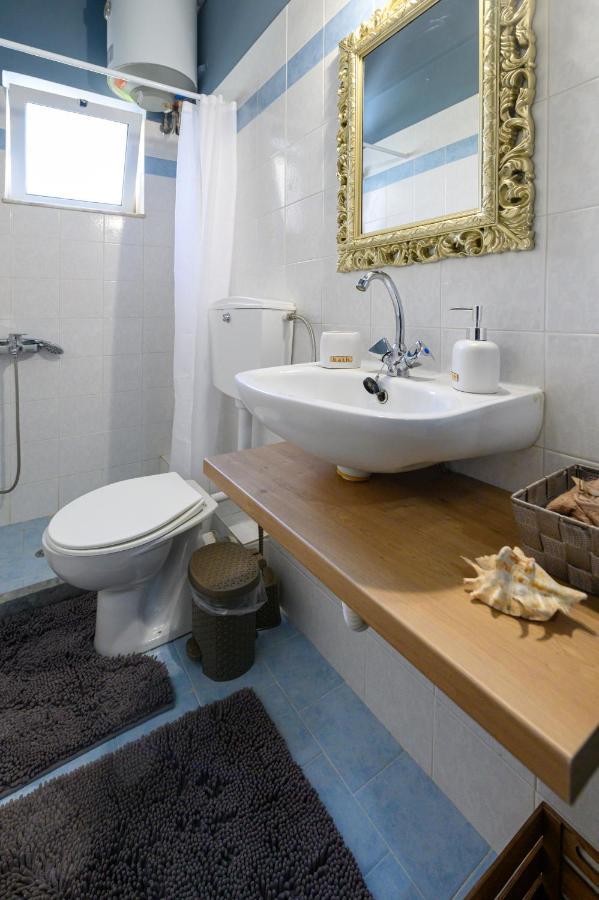 Rea Apartment II "1Minute From The Beach" 칼라마타 외부 사진