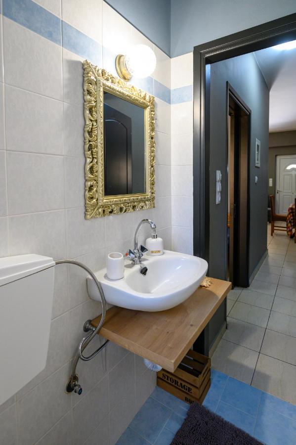 Rea Apartment II "1Minute From The Beach" 칼라마타 외부 사진